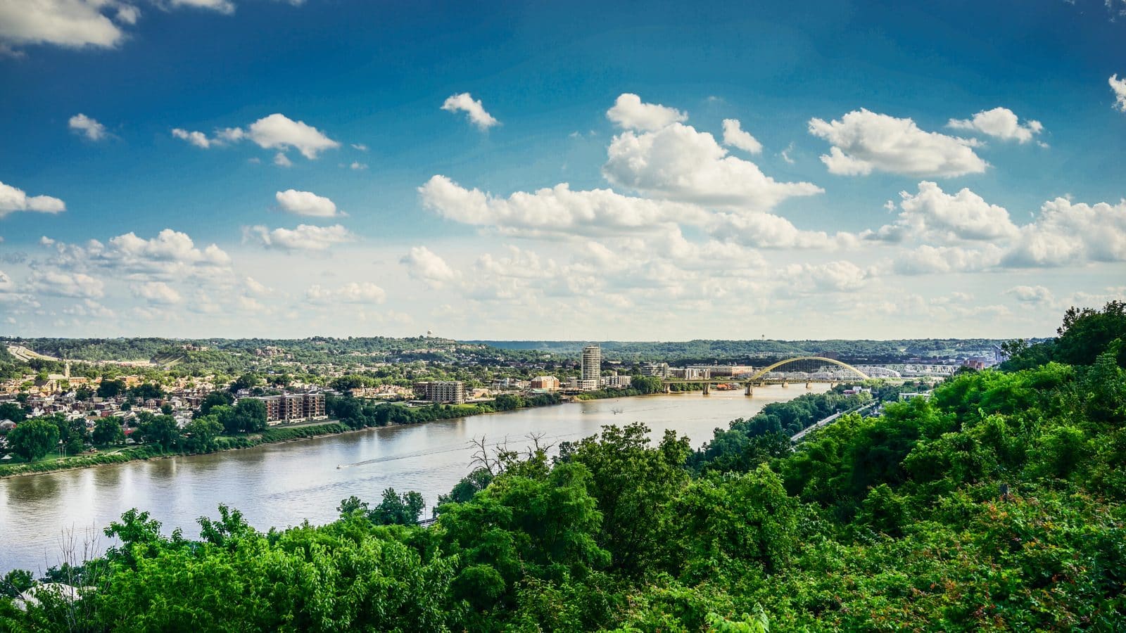 Kentucky and the Ohio River, the region served by Southern Injury Attorneys accident lawyers.